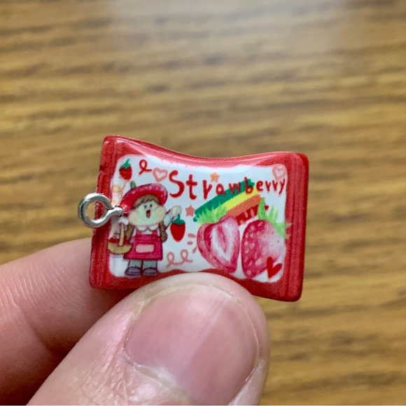 Strawberry Packet Charm Pendant - Picture 5 of 8